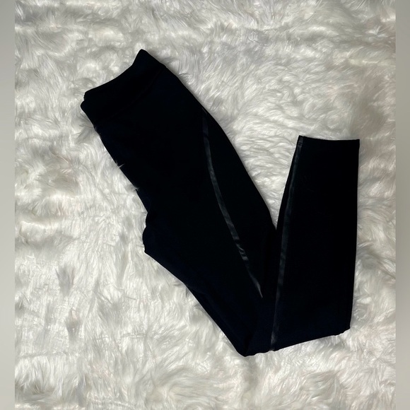 Guess black legging pant with leather strip accent Size M CB 70 - Picture 1 of 10